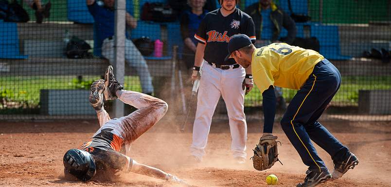Softbalový slide